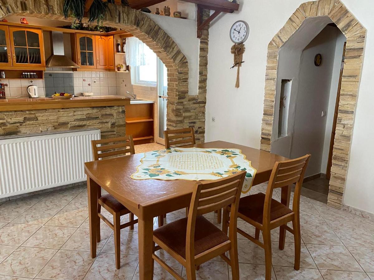 Villa Theo Marathias  Bagian luar foto