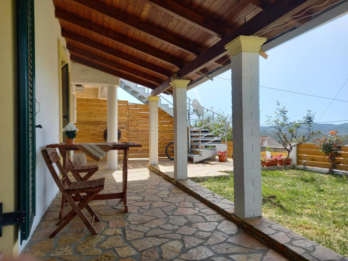 Villa Theo Marathias  Bagian luar foto