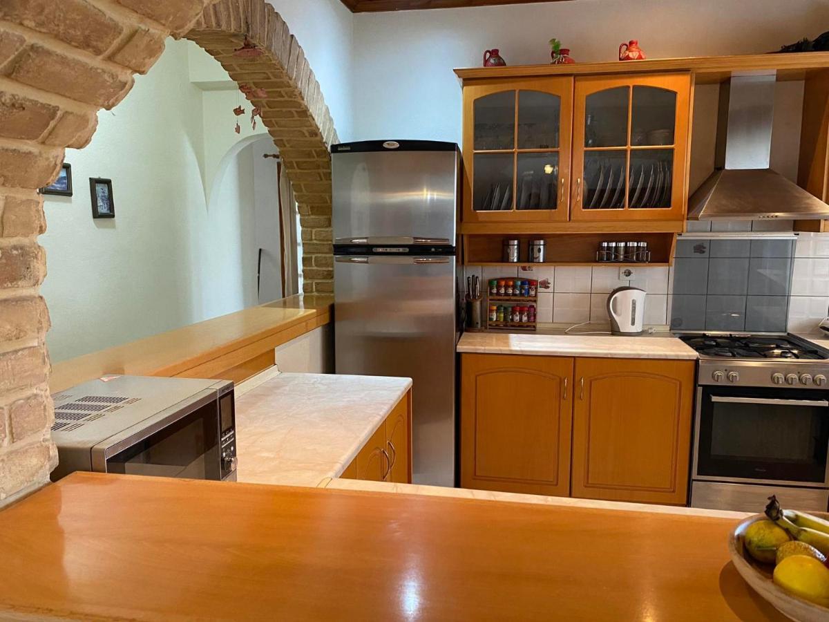 Villa Theo Marathias  Bagian luar foto